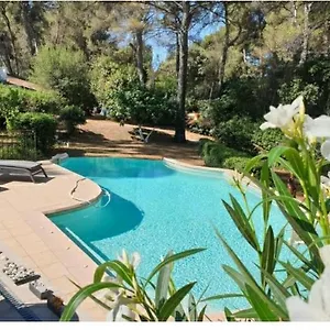 https://un-oasis-en-provence.fr-provencehotel.com